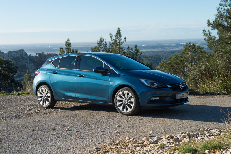 Opel-Astra-2016-2