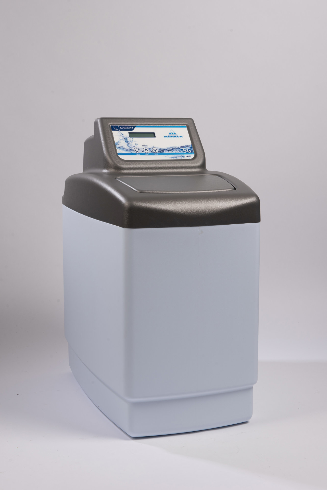 Photographies de produits pour MERKUR.Shooting studio sur fond neutre.